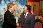  Tasavallan presidentti Tarja Halonen ja Mongolian presidentti Tsakhia Elbegdorj.  Copyright © Tasavallan presidentin kanslia